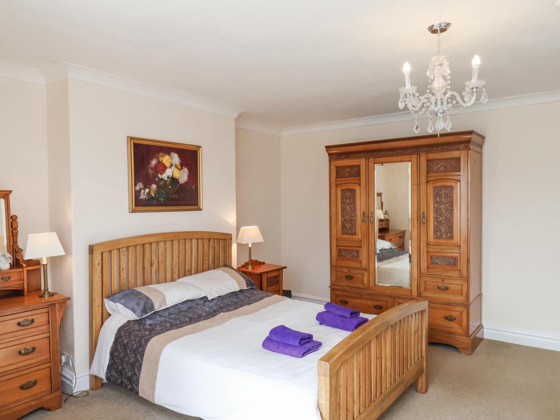 Mayfield Manor Уитби Экстерьер фото