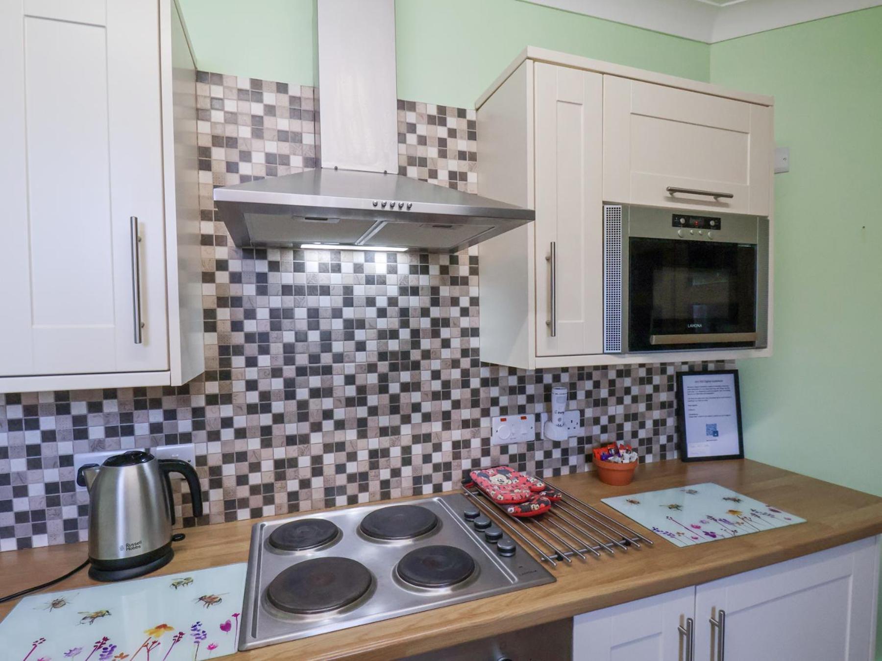 Mayfield Manor Уитби Экстерьер фото