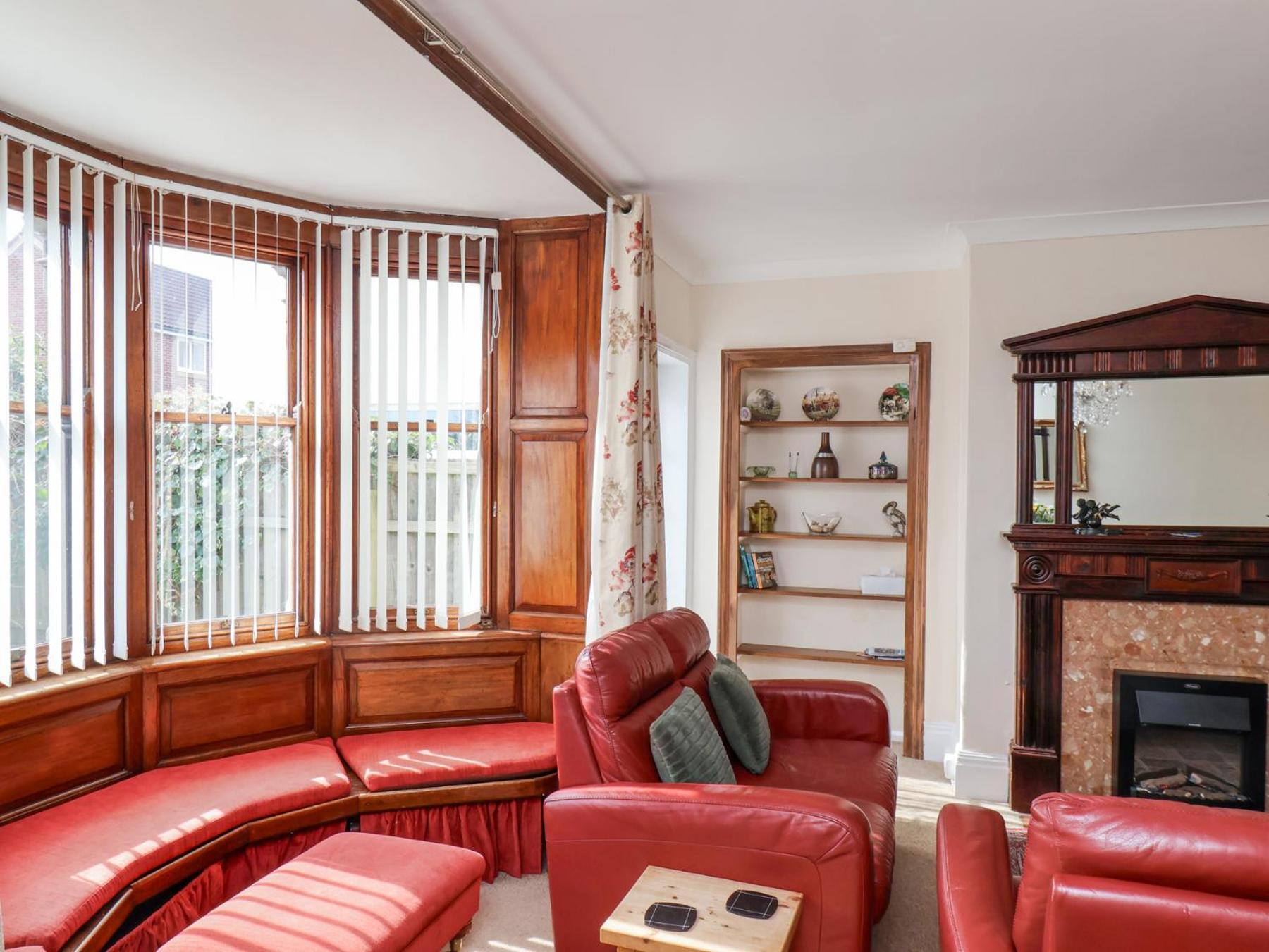 Mayfield Manor Уитби Экстерьер фото